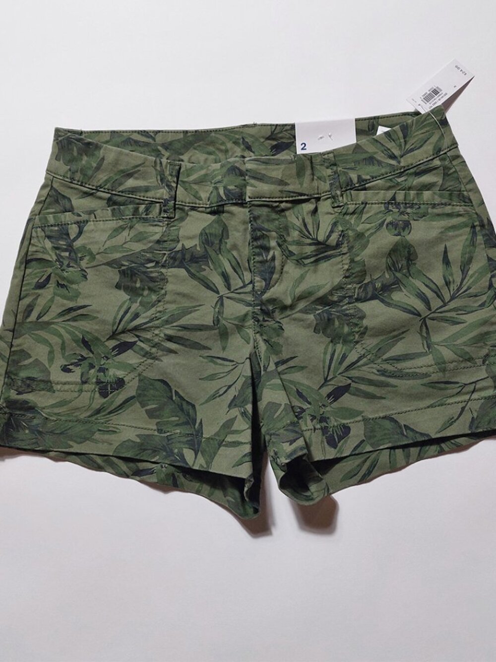NWT Old Navy Tropical Leaf Print Shorts
